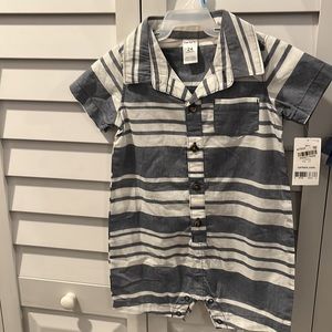 2 Carter’s outfits + 1 Nautica pants.